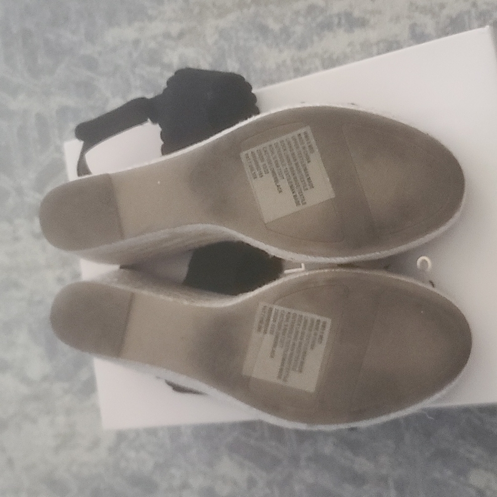Ladies Wedge - Picture 4 of 6